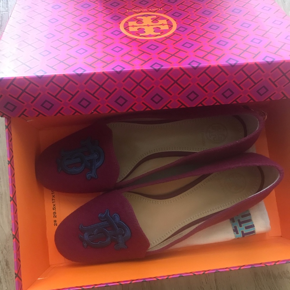 NEW Tory Burch Antonia Monogram loafers